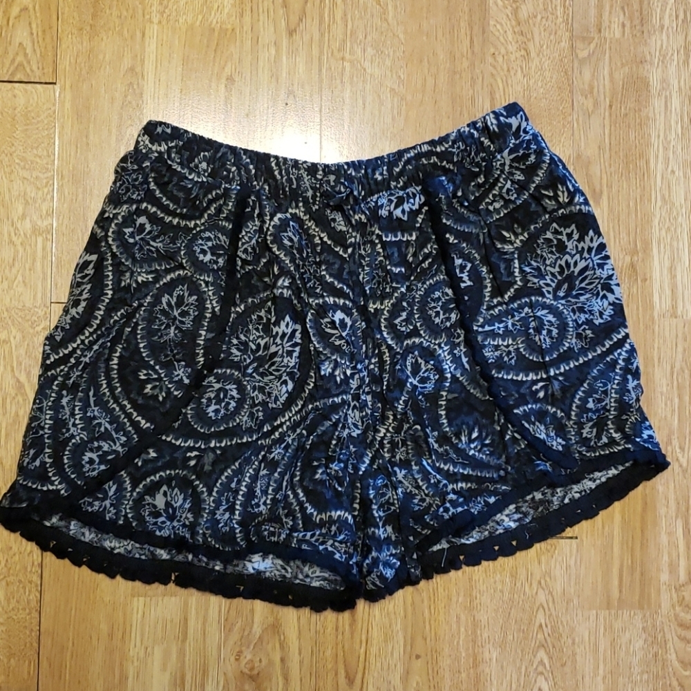 Mossimo floral Paisley flowy shorts XS